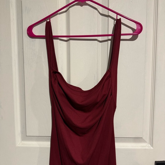 Cider Burgundy Women's Open Back Dress Size Medium - Picture 3 of 5